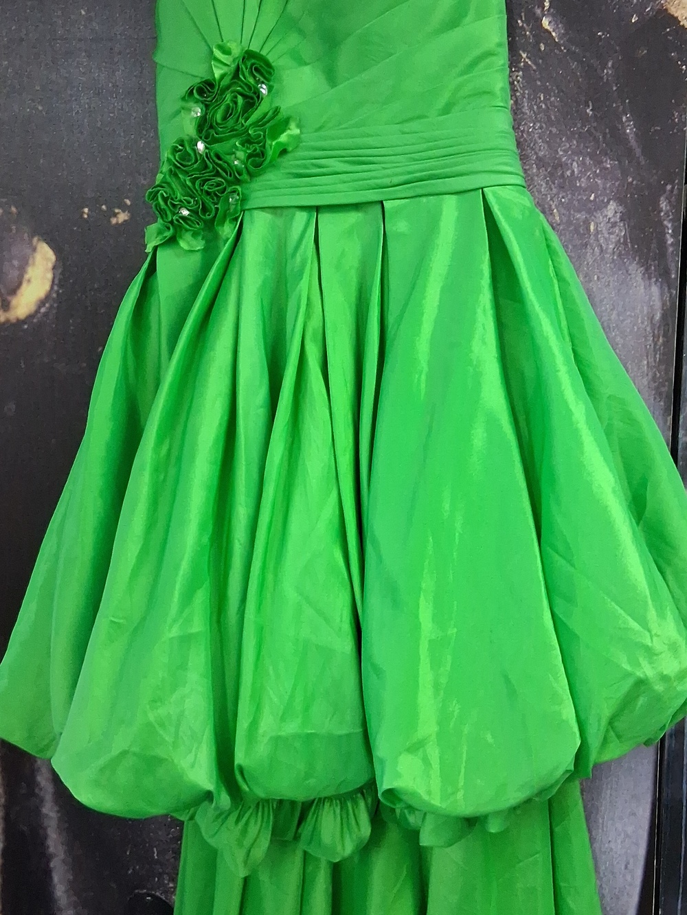 Maggie Sottero Bright Green Evening Prom Gown. Size 8. NWT